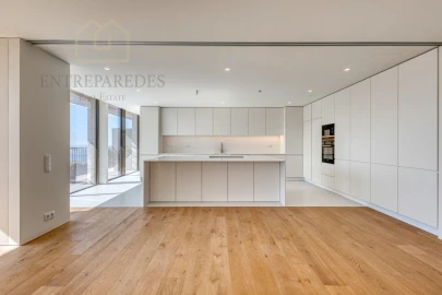 Apartamento T3 para Venda em Lordelo do Ouro e Massarelos