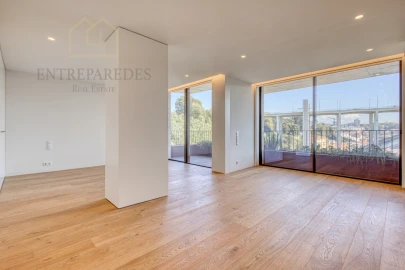 Apartamento T3 para Venda em Lordelo do Ouro e Massarelos