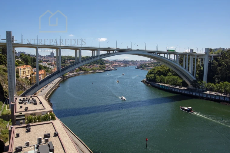 Apartamento T3 para Venda em Lordelo do Ouro e Massarelos Foto 4