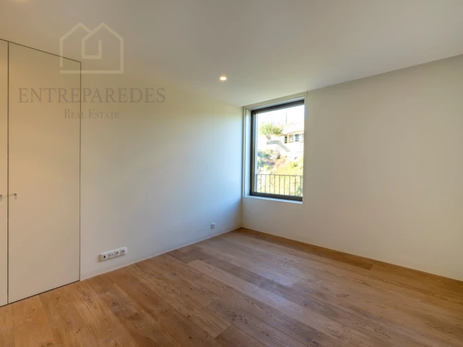 Apartamento T3 para Venda em Lordelo do Ouro e Massarelos Foto 8