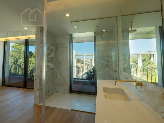 Apartamento T3 para Venda em Lordelo do Ouro e Massarelos Foto 13