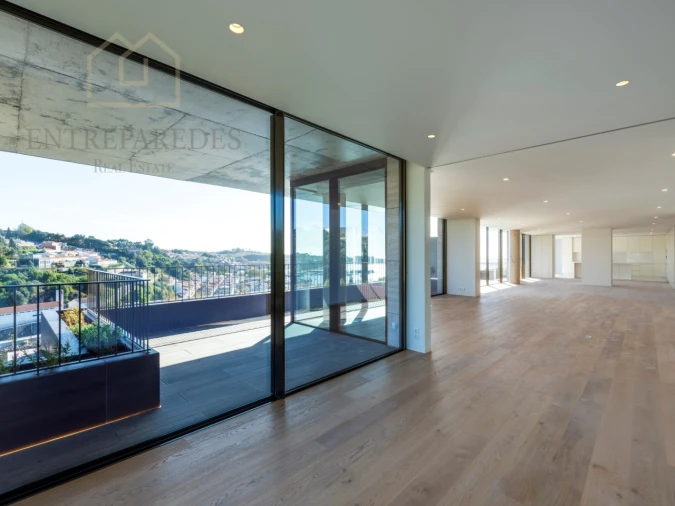 Apartamento T3 para Venda em Lordelo do Ouro e Massarelos Foto 16