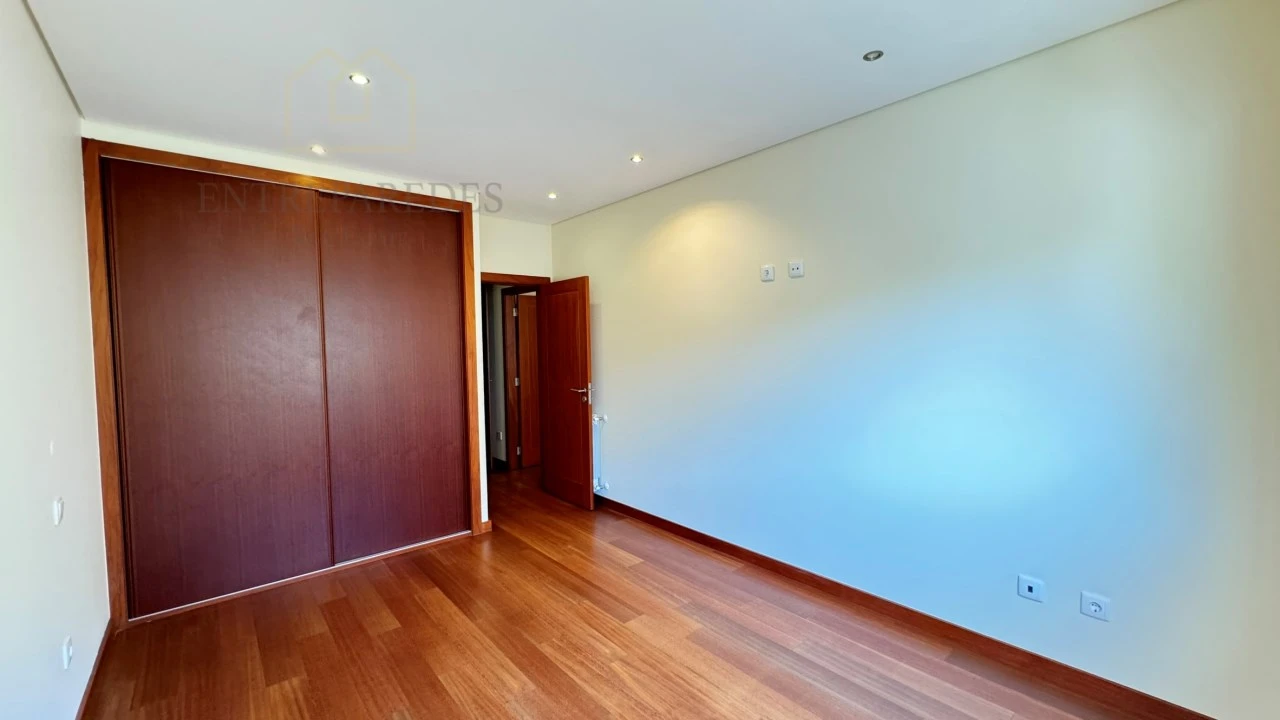 Apartamento T3 para Venda em São Mamede de Infesta e Senhora da Hora Foto 28