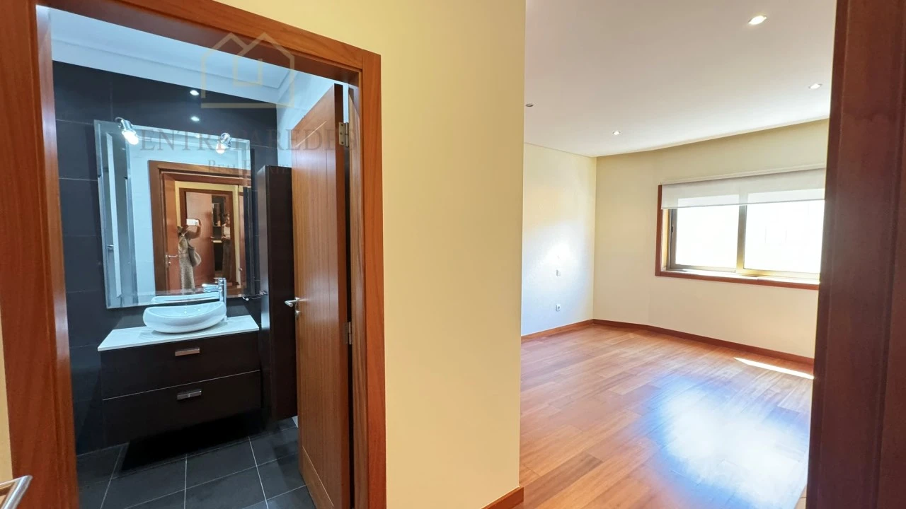 Apartamento T3 para Venda em São Mamede de Infesta e Senhora da Hora Foto 32