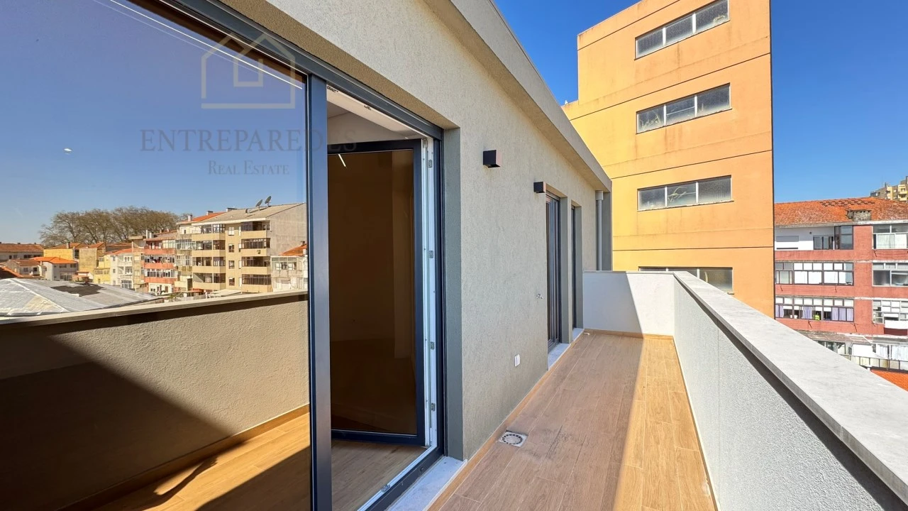 Apartamento T2 para Venda em Cedofeita, Santo Ildefonso, Sé, Miragaia, São Nicolau e Vitória Foto 1