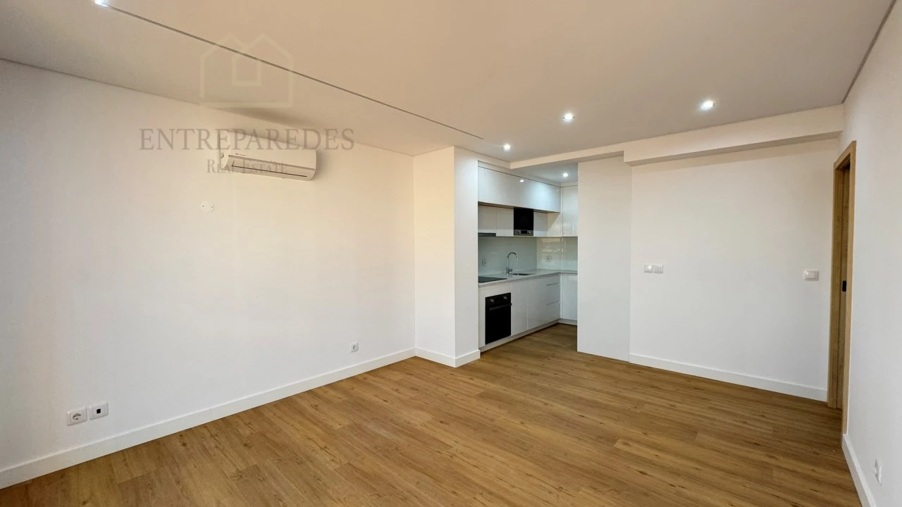 Apartamento T2 para Venda em Cedofeita, Santo Ildefonso, Sé, Miragaia, São Nicolau e Vitória Foto 14
