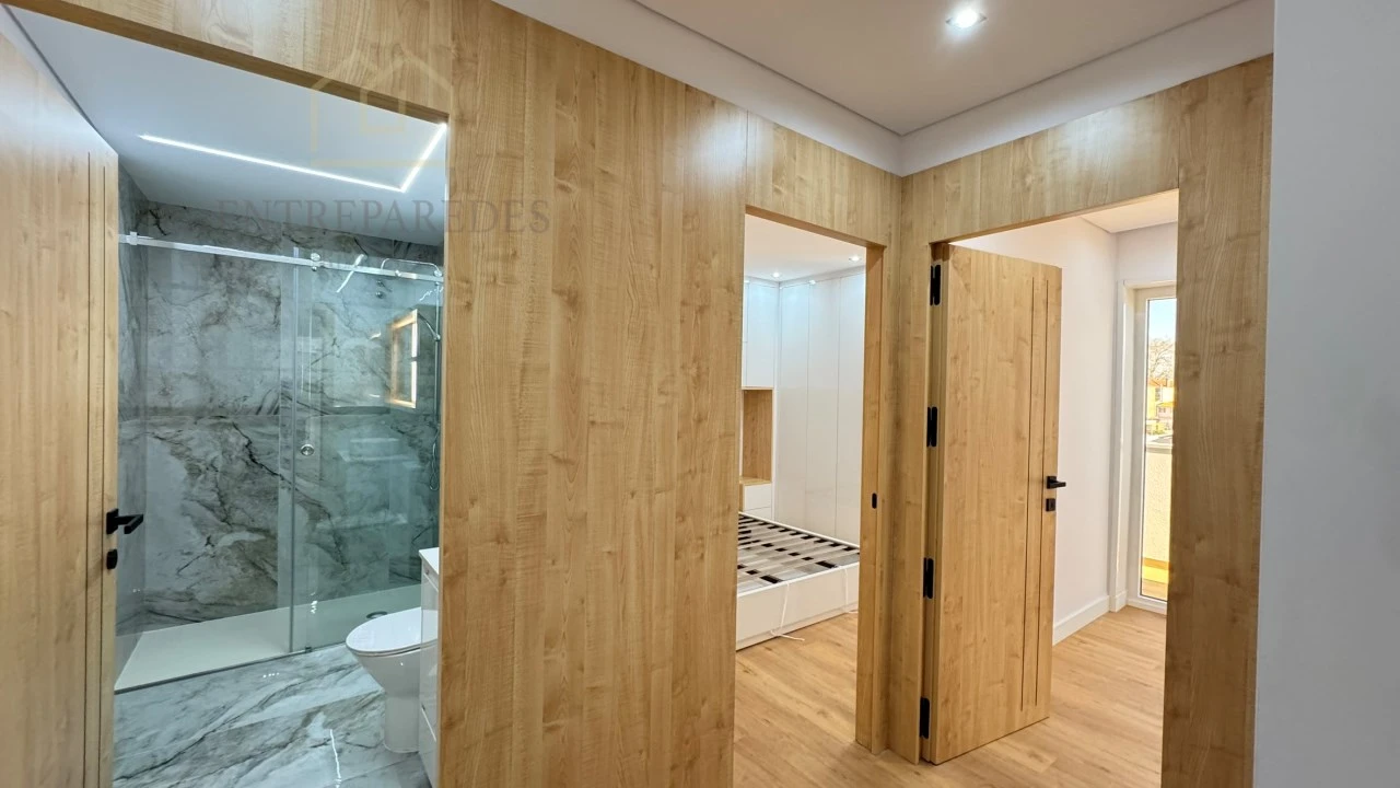 Apartamento T2 para Venda em Cedofeita, Santo Ildefonso, Sé, Miragaia, São Nicolau e Vitória Foto 17