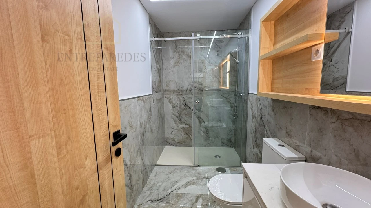 Apartamento T2 para Venda em Cedofeita, Santo Ildefonso, Sé, Miragaia, São Nicolau e Vitória Foto 18