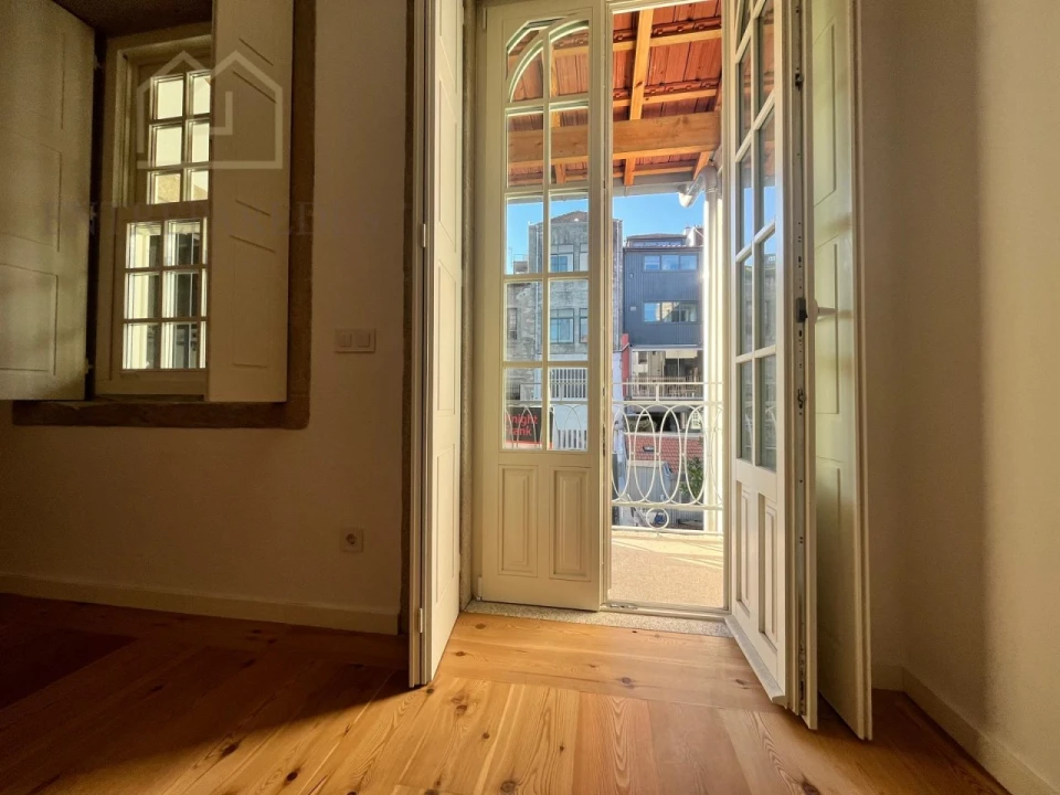 Apartamento T2 para Venda em Cedofeita, Santo Ildefonso, Sé, Miragaia, São Nicolau e Vitória Foto 1