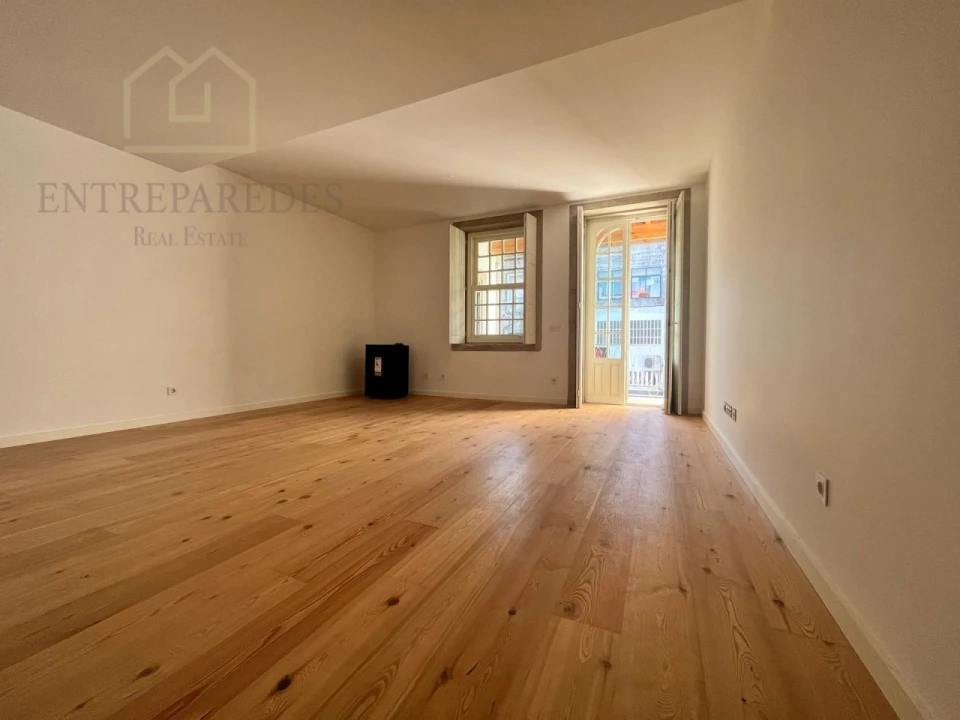 Apartamento T2 para Venda em Cedofeita, Santo Ildefonso, Sé, Miragaia, São Nicolau e Vitória Foto 2