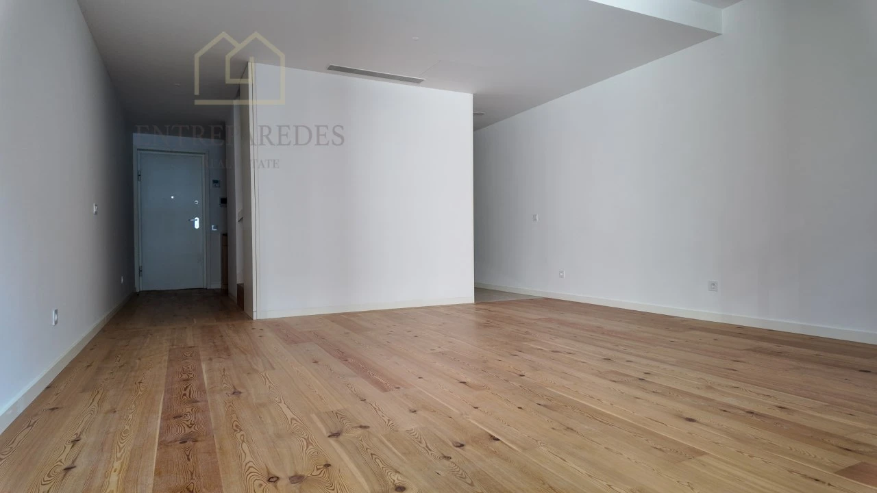 Apartamento T2 para Venda em Cedofeita, Santo Ildefonso, Sé, Miragaia, São Nicolau e Vitória Foto 4