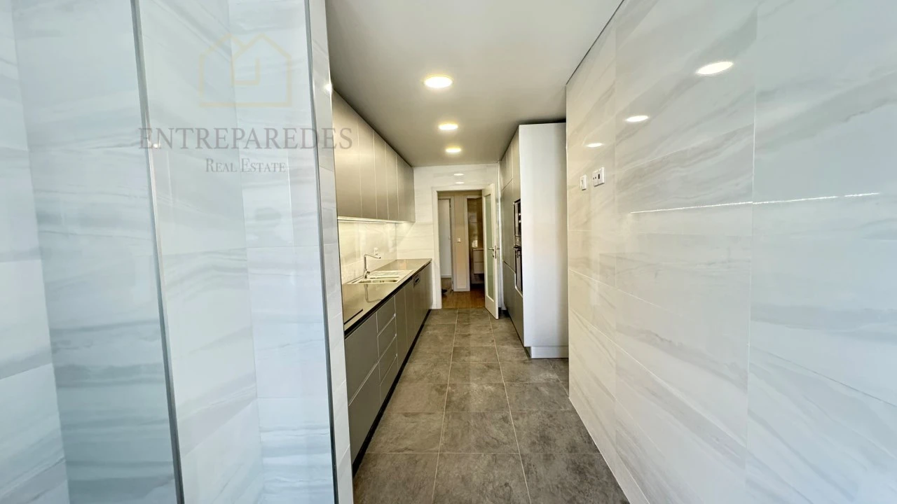 Apartamento T3 para Venda em Cedofeita, Santo Ildefonso, Sé, Miragaia, São Nicolau e Vitória Foto 10