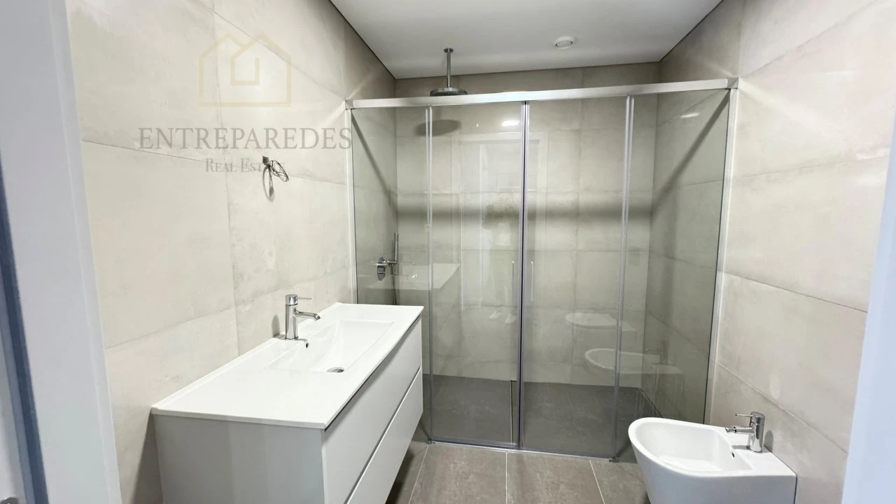 Apartamento T3 para Venda em Cedofeita, Santo Ildefonso, Sé, Miragaia, São Nicolau e Vitória Foto 23