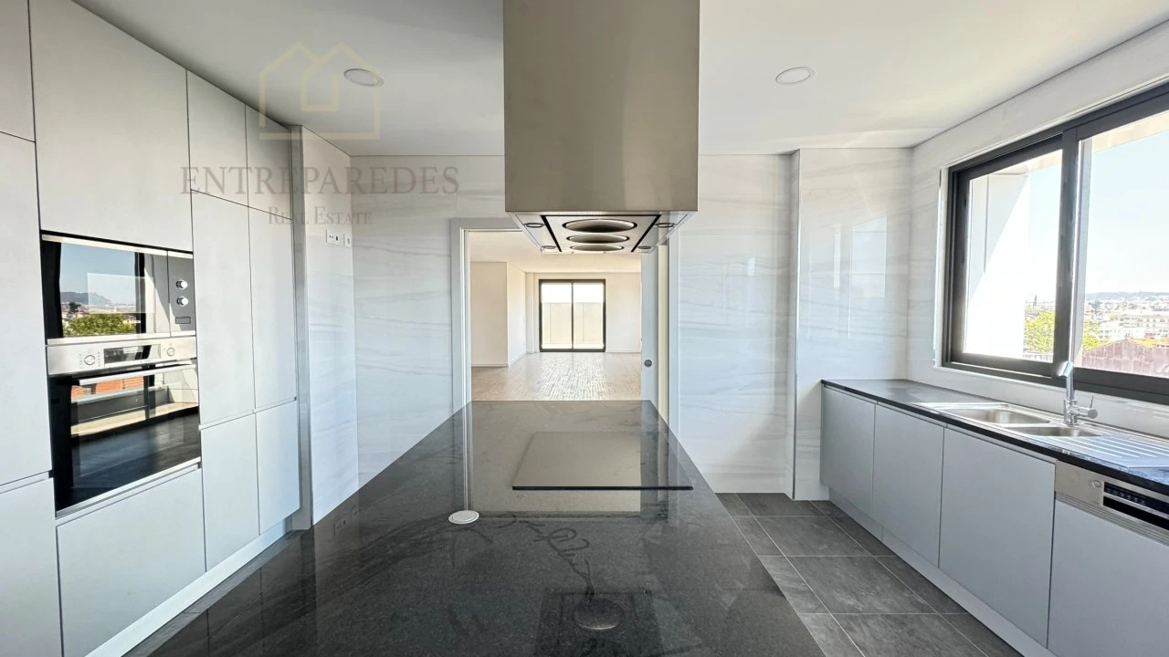 Apartamento T4 para Venda em Cedofeita, Santo Ildefonso, Sé, Miragaia, São Nicolau e Vitória Foto 4