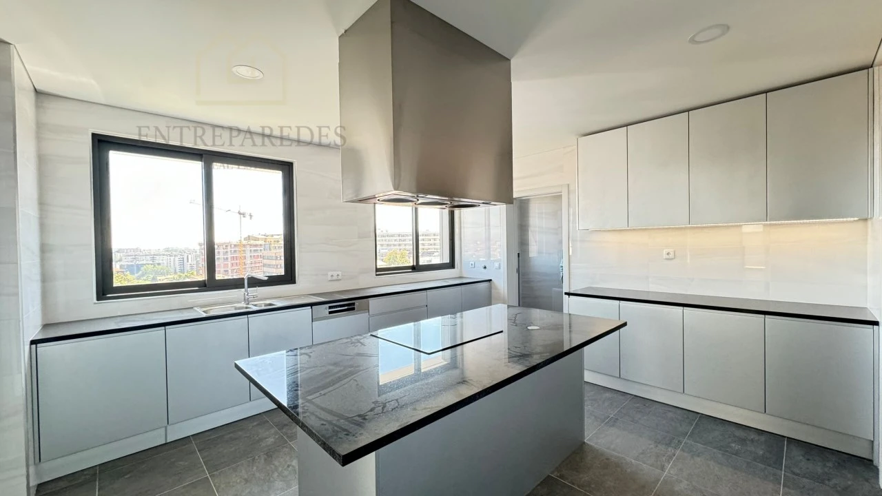 Apartamento T4 para Venda em Cedofeita, Santo Ildefonso, Sé, Miragaia, São Nicolau e Vitória Foto 12