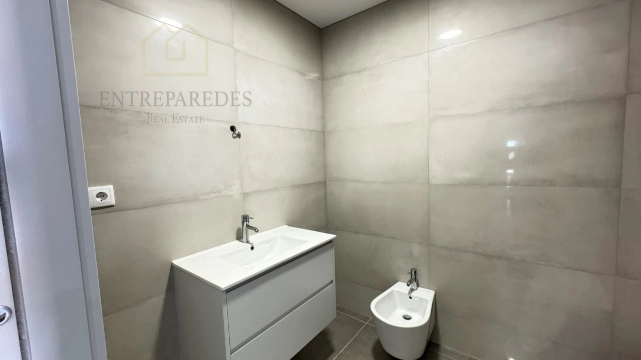 Apartamento T4 para Venda em Cedofeita, Santo Ildefonso, Sé, Miragaia, São Nicolau e Vitória Foto 25