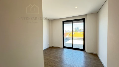 Apartamento T4 para Venda em Cedofeita, Santo Ildefonso, Sé, Miragaia, São Nicolau e Vitória