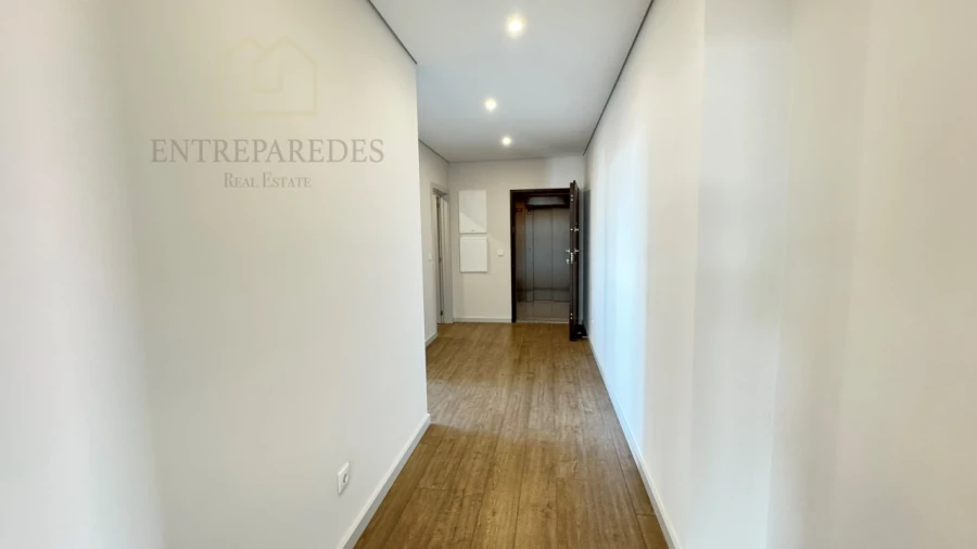 Apartamento T4 para Venda em Cedofeita, Santo Ildefonso, Sé, Miragaia, São Nicolau e Vitória Foto 19