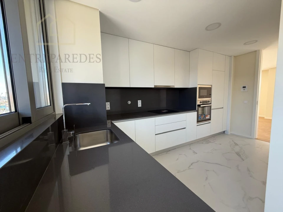 Apartamento T3 para Venda em Espinho Foto 2