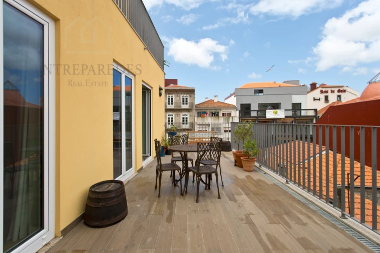 Prédio para Venda em Santa Marinha e São Pedro da Afurada Foto 2