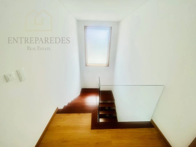 Moradia T4 para Venda em Santa Maria da Feira, Travanca, Sanfins e Espargo Foto 11