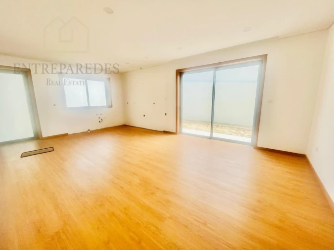 Moradia T4 para Venda em Santa Maria da Feira, Travanca, Sanfins e Espargo Foto 6