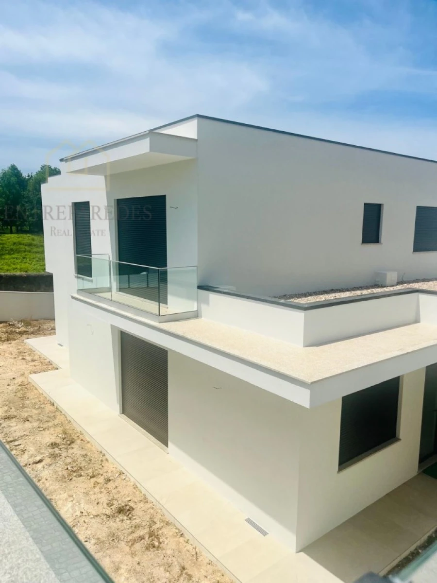 Moradia T4 para Venda em Santa Maria da Feira, Travanca, Sanfins e Espargo Foto 24