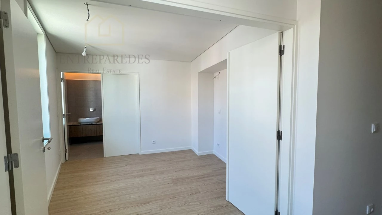 Apartamento T2 para Venda em Cedofeita, Santo Ildefonso, Sé, Miragaia, São Nicolau e Vitória Foto 27