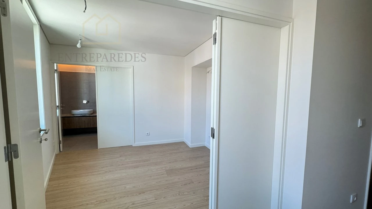 Apartamento T2 para Venda em Cedofeita, Santo Ildefonso, Sé, Miragaia, São Nicolau e Vitória Foto 29