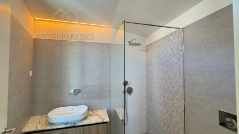 Apartamento T2 para Venda em Cedofeita, Santo Ildefonso, Sé, Miragaia, São Nicolau e Vitória