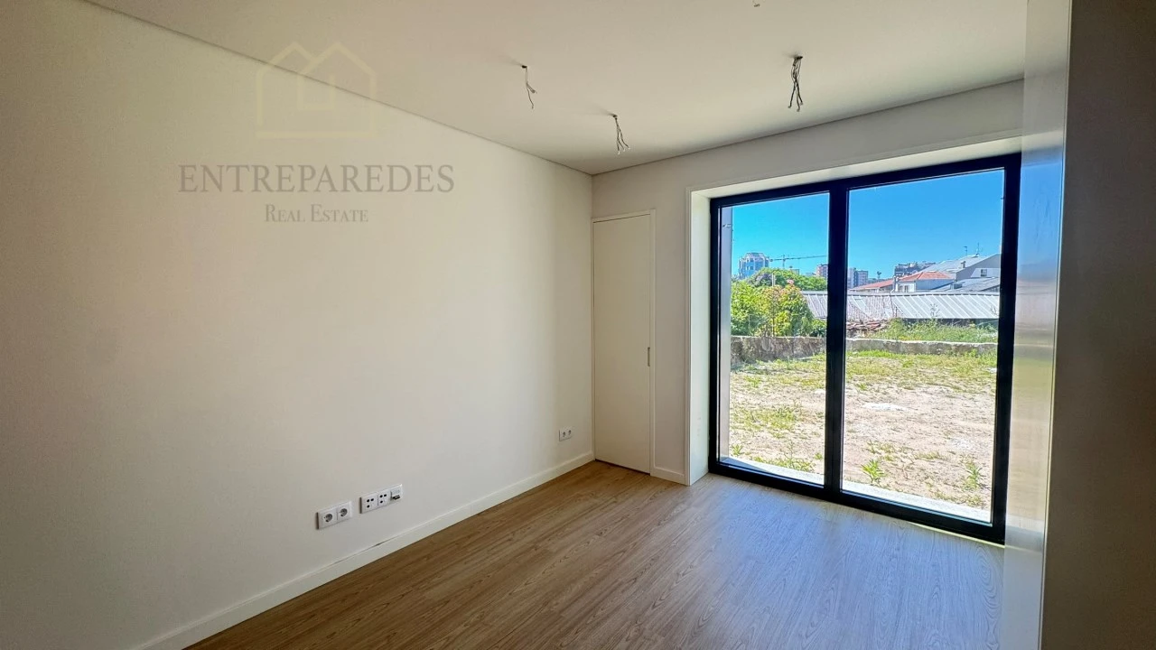 Apartamento T1 para Venda em Lordelo do Ouro e Massarelos Foto 4