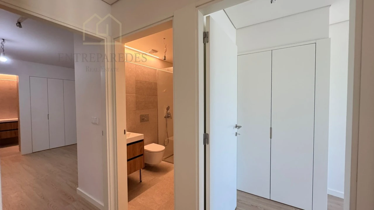 Apartamento T1 para Venda em Lordelo do Ouro e Massarelos Foto 5