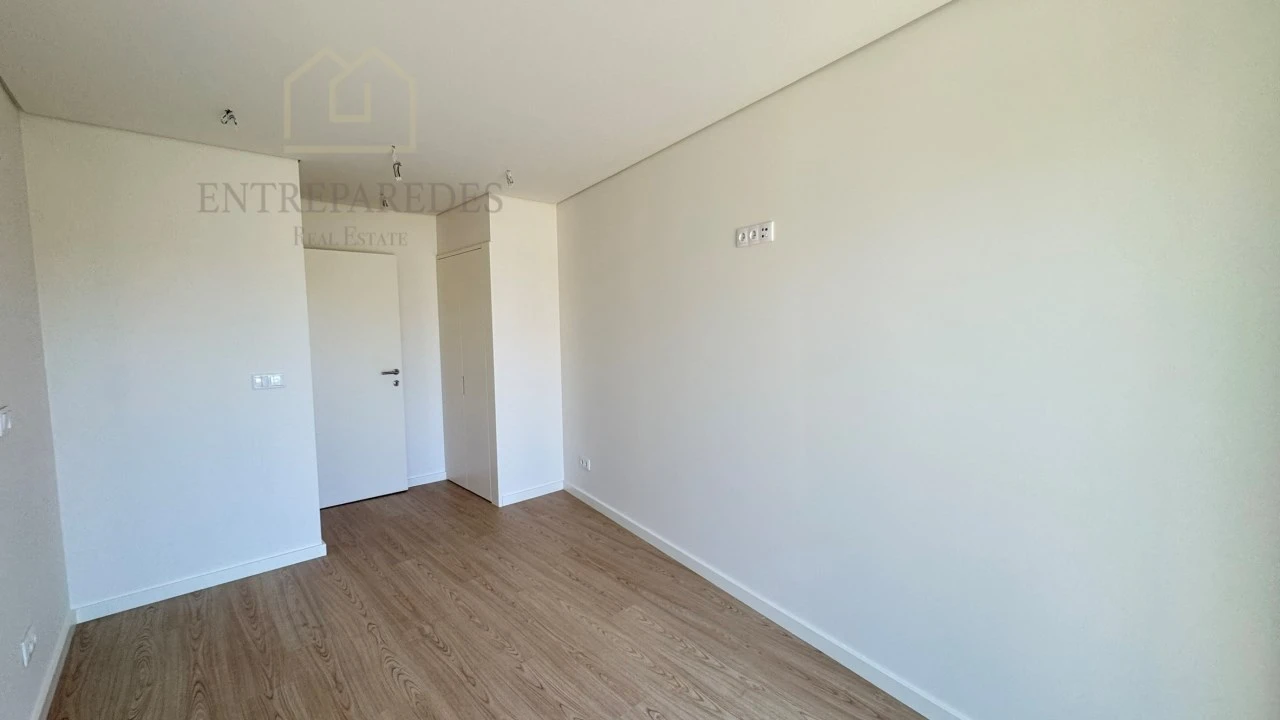 Apartamento T1 para Venda em Lordelo do Ouro e Massarelos Foto 12