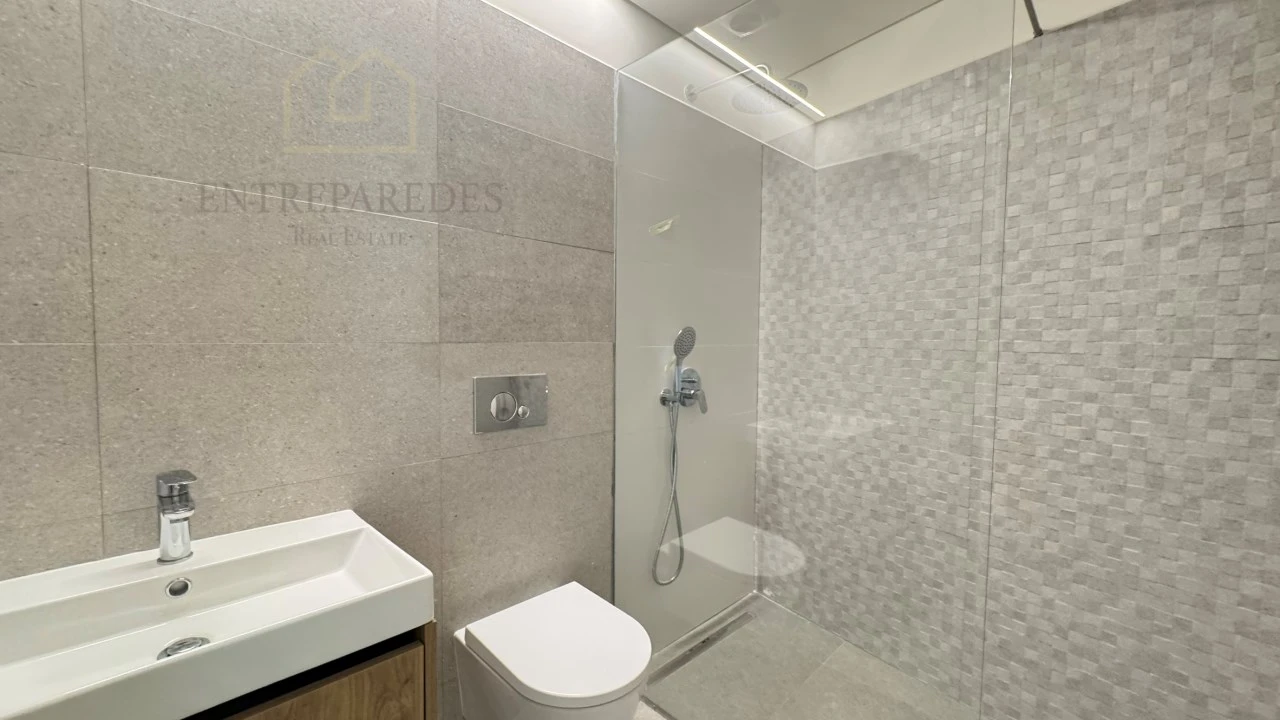 Apartamento T1 para Venda em Lordelo do Ouro e Massarelos Foto 13