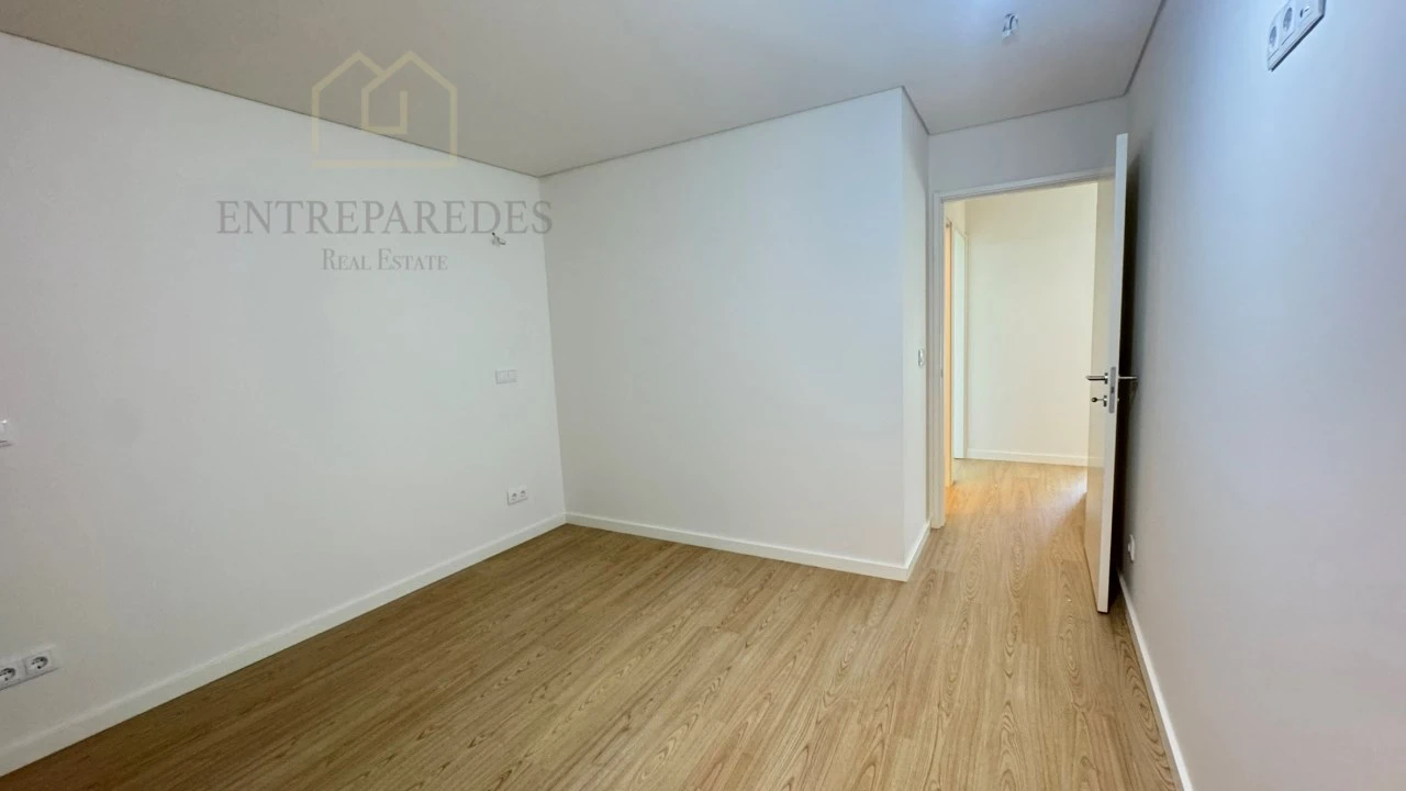 Apartamento T1 para Venda em Lordelo do Ouro e Massarelos Foto 17