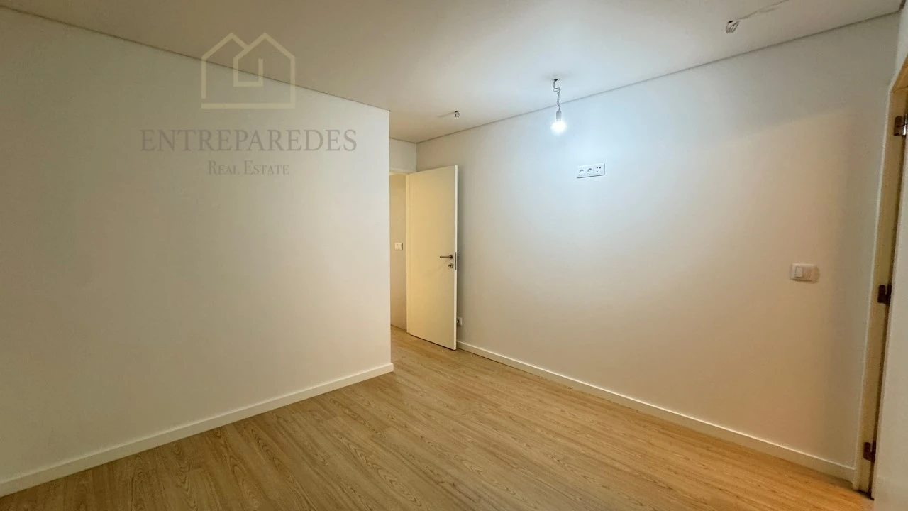 Apartamento T1 para Venda em Lordelo do Ouro e Massarelos Foto 19