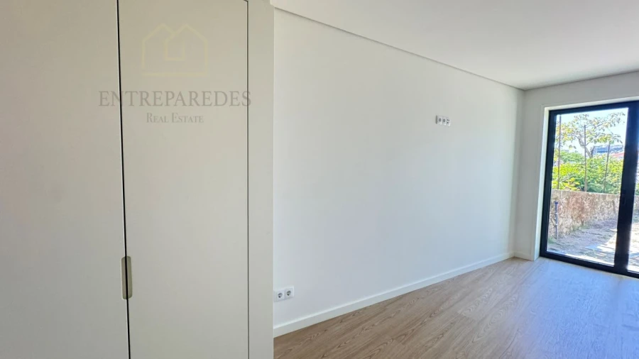 Apartamento T1 para Venda em Lordelo do Ouro e Massarelos Foto 6