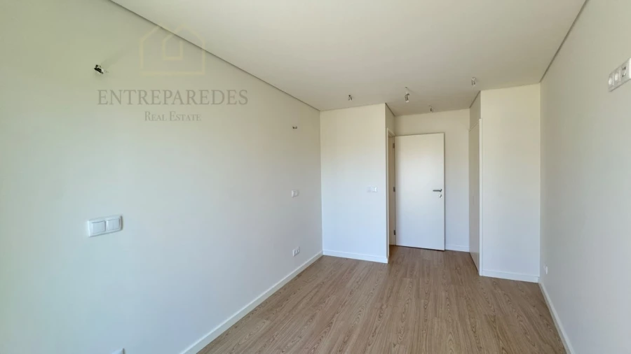 Apartamento T1 para Venda em Lordelo do Ouro e Massarelos Foto 10
