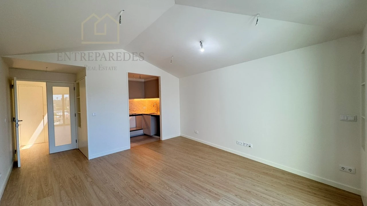 Apartamento T2 para Venda em Cedofeita, Santo Ildefonso, Sé, Miragaia, São Nicolau e Vitória Foto 2