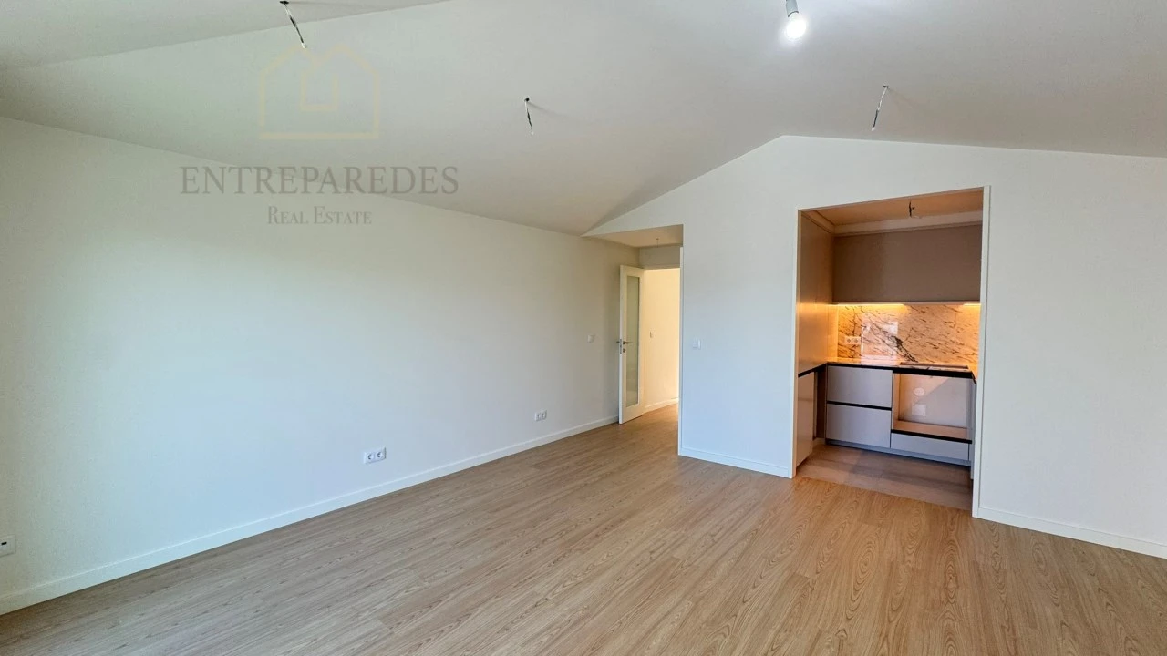 Apartamento T2 para Venda em Cedofeita, Santo Ildefonso, Sé, Miragaia, São Nicolau e Vitória Foto 4
