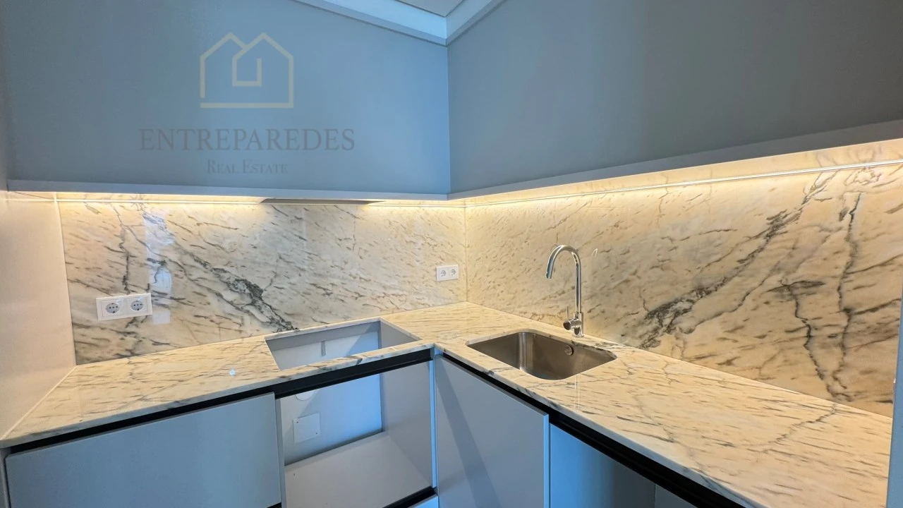 Apartamento T2 para Venda em Cedofeita, Santo Ildefonso, Sé, Miragaia, São Nicolau e Vitória Foto 5