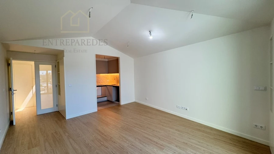 Apartamento T2 para Venda em Cedofeita, Santo Ildefonso, Sé, Miragaia, São Nicolau e Vitória Foto 2
