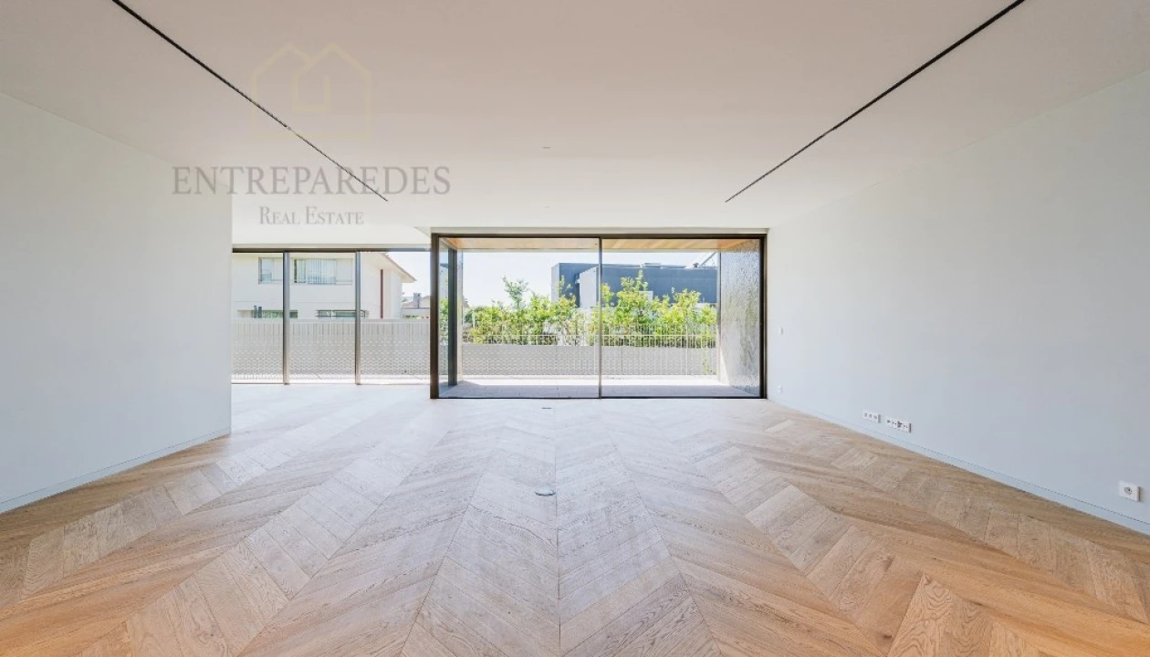 Apartamento T3 para Venda em Aldoar, Foz do Douro e Nevogilde Foto 1