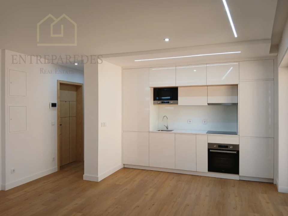 Apartamento T1 para Venda em Cedofeita, Santo Ildefonso, Sé, Miragaia, São Nicolau e Vitória Foto 4