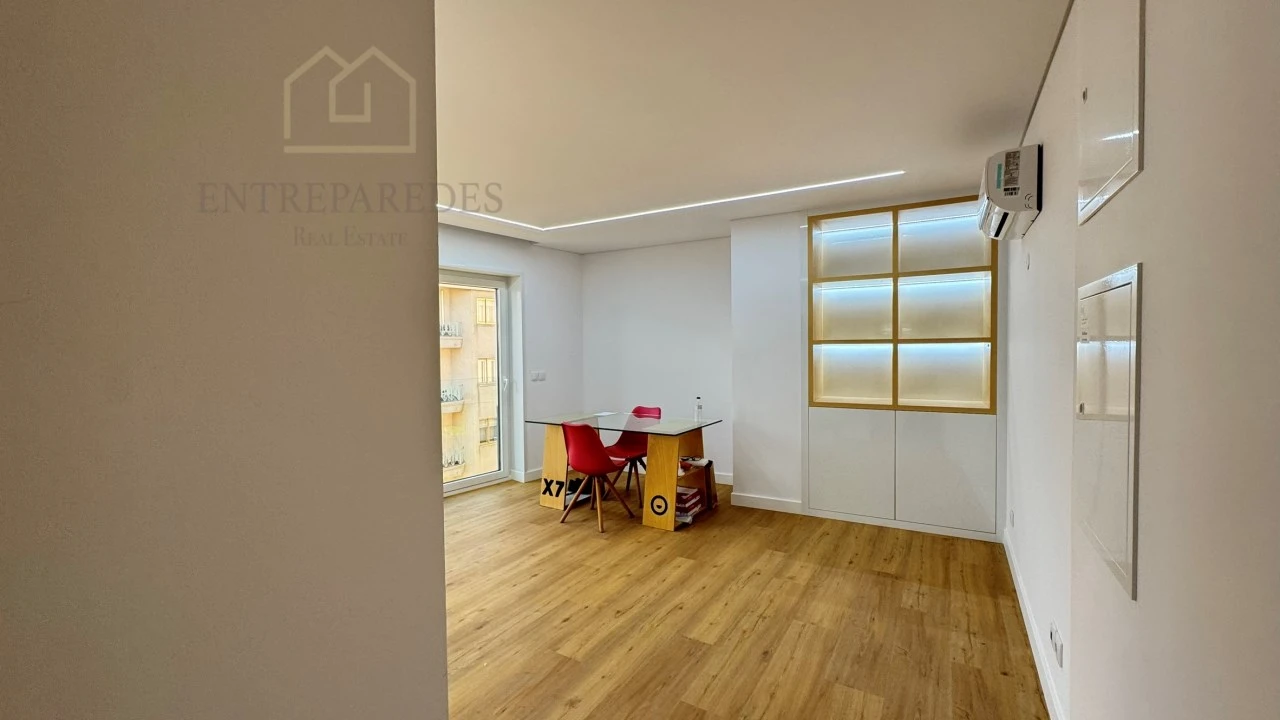 Apartamento T1 para Venda em Cedofeita, Santo Ildefonso, Sé, Miragaia, São Nicolau e Vitória Foto 5