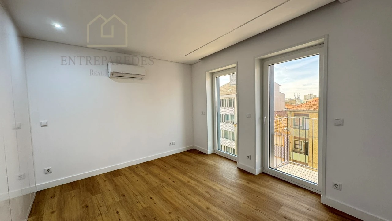 Apartamento T1 para Venda em Cedofeita, Santo Ildefonso, Sé, Miragaia, São Nicolau e Vitória Foto 11