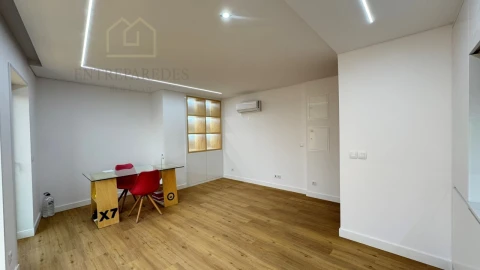 Apartamento T1 para Venda em Cedofeita, Santo Ildefonso, Sé, Miragaia, São Nicolau e Vitória