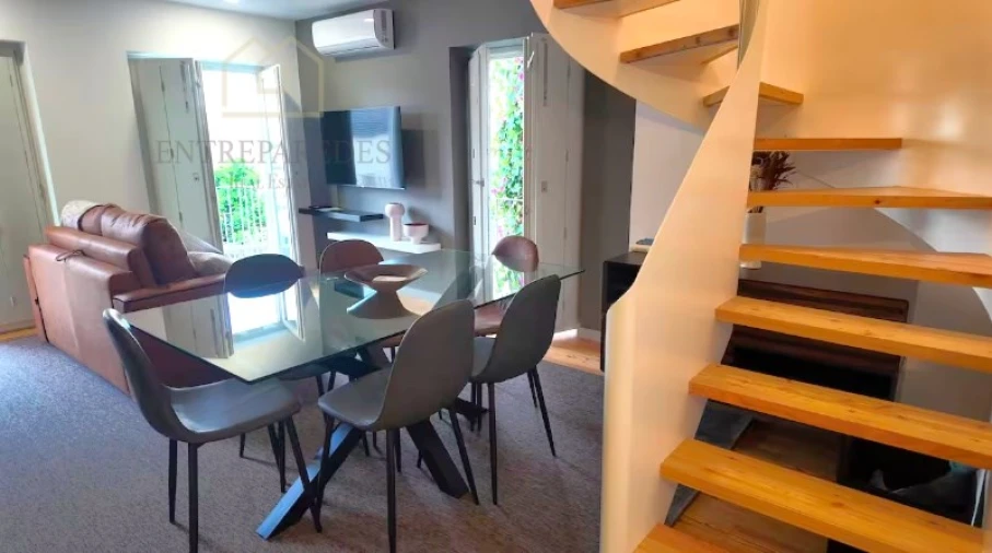 Apartamento T2 para Venda em Cedofeita, Santo Ildefonso, Sé, Miragaia, São Nicolau e Vitória Foto 4