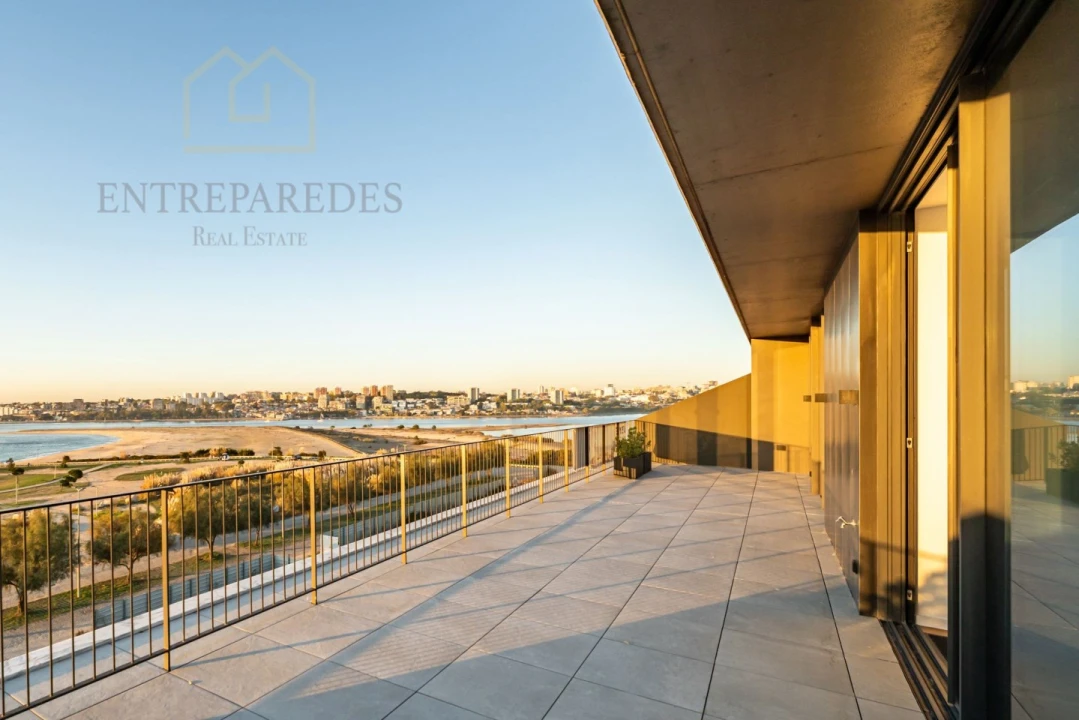 Apartamento T4 para Venda em Canidelo Foto 3