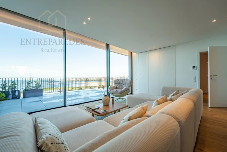 Apartamento T4 para Venda em Canidelo Foto 9